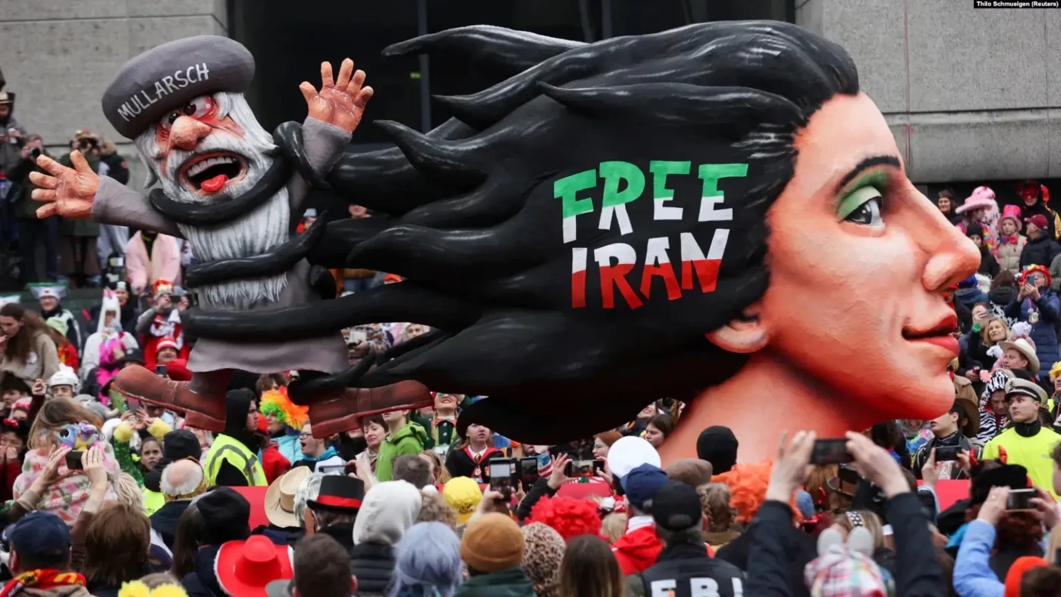 ڕخنەی کانونی نووسەران لە زیندانکردنی چالاکانی زمانی زکماکی