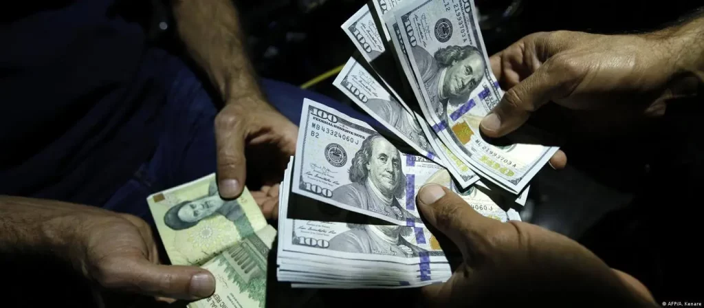 بەرزبونەوەی نرزی دۆلار لە ئێران و کاریگەری لەسەر ئابوری ئێران