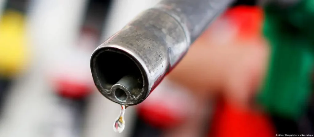 قەیرانی بەنزین یەکێک لە قەیرانەکانی وزەی رژیمی ئێران